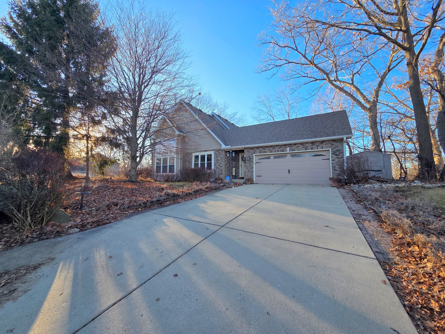1025 Rosewood Drive #B, Carpentersville, IL 60110
