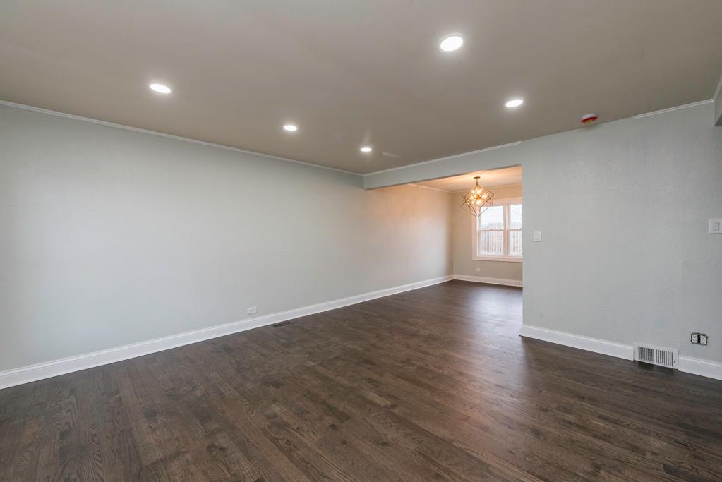 308 W Greenwood Avenue, Waukegan, IL 60087