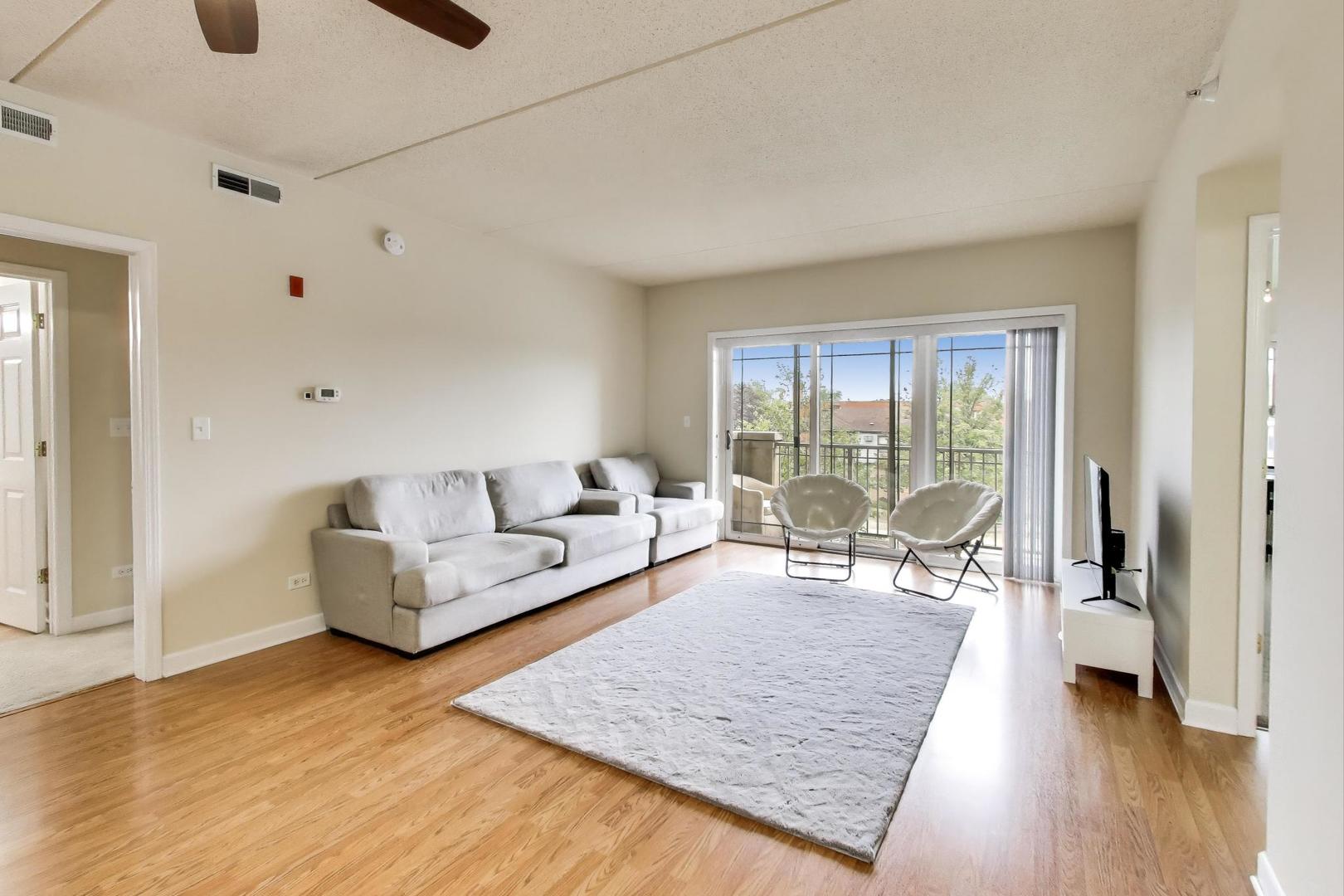 77 N Wolf Road #312, Northlake, IL 60164