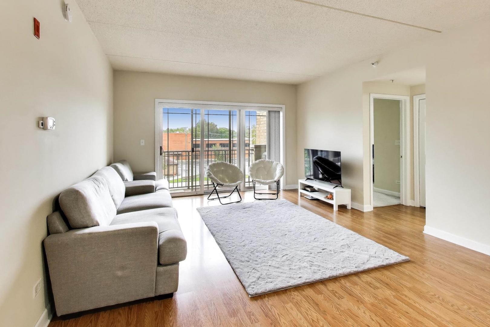 77 N Wolf Road #312, Northlake, IL 60164