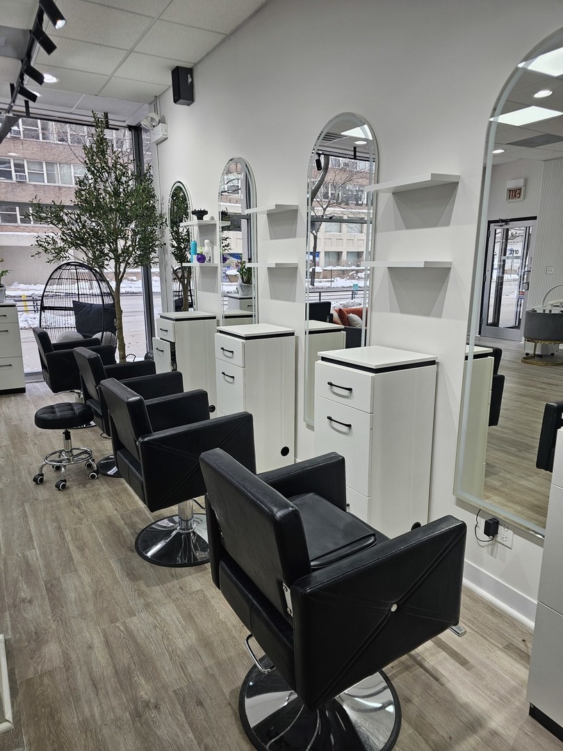 3110 N Sheridan Road, Chicago, IL 60657