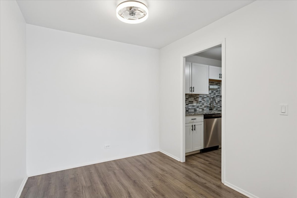 720 Wellington Avenue #113, Elk Grove Village, IL 60007