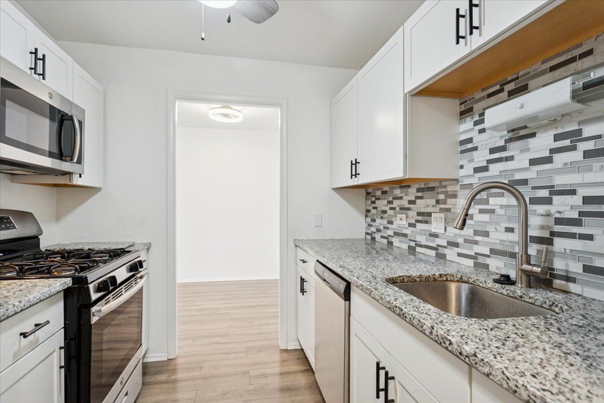 720 Wellington Avenue #113, Elk Grove Village, IL 60007