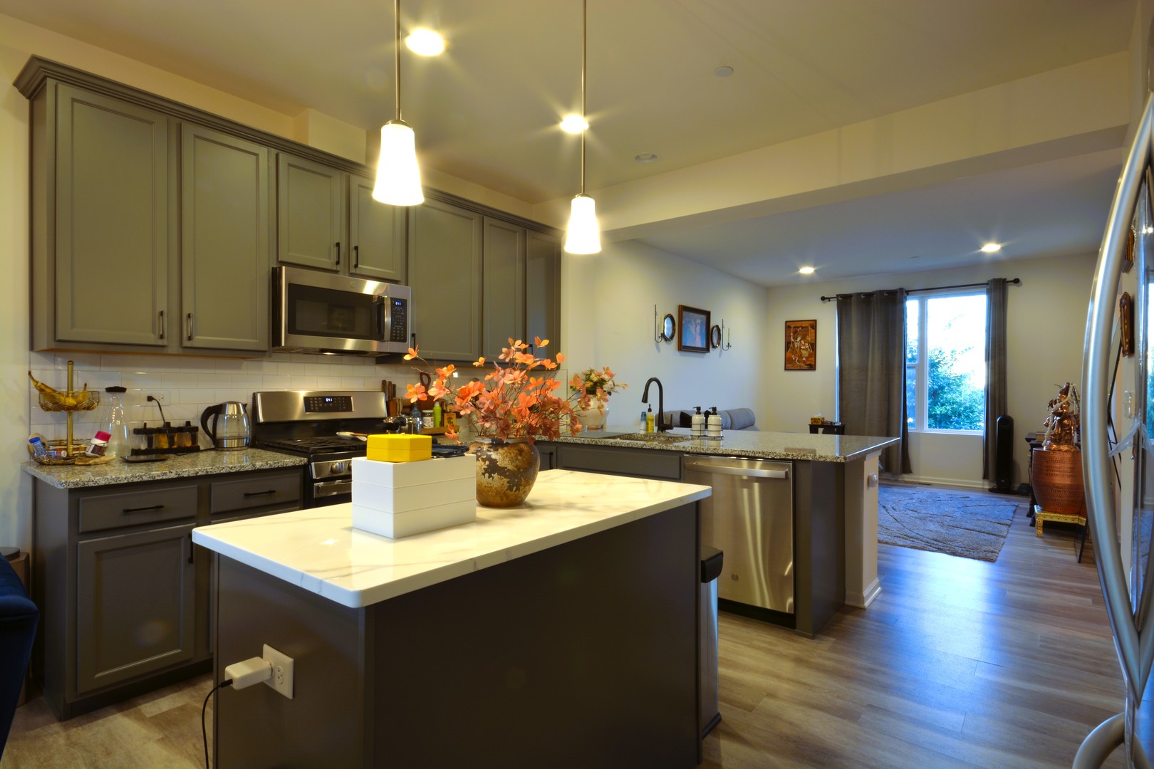 3S624 Everton Drive, Warrenville, IL 60555