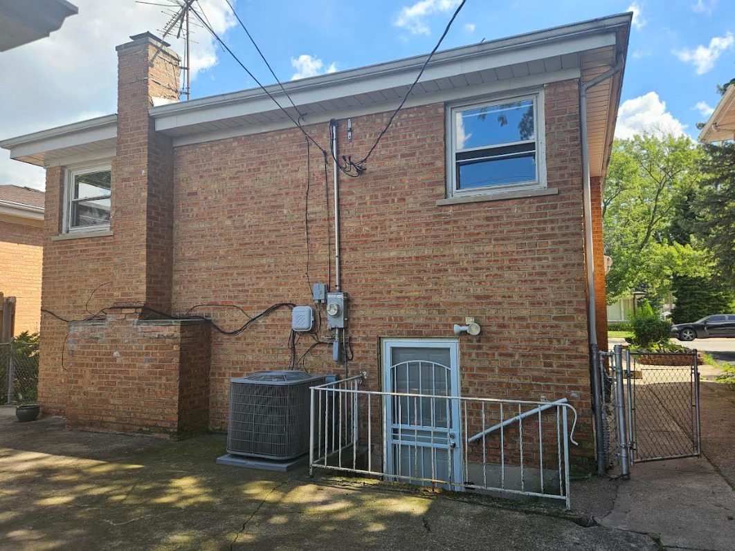 12946 S Carpenter Street, Calumet Park, IL 60827