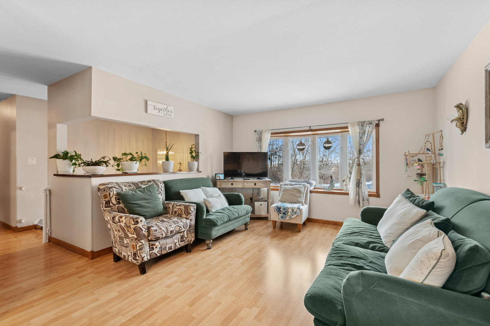 341 Woodlyn Drive, Aurora, IL 60505