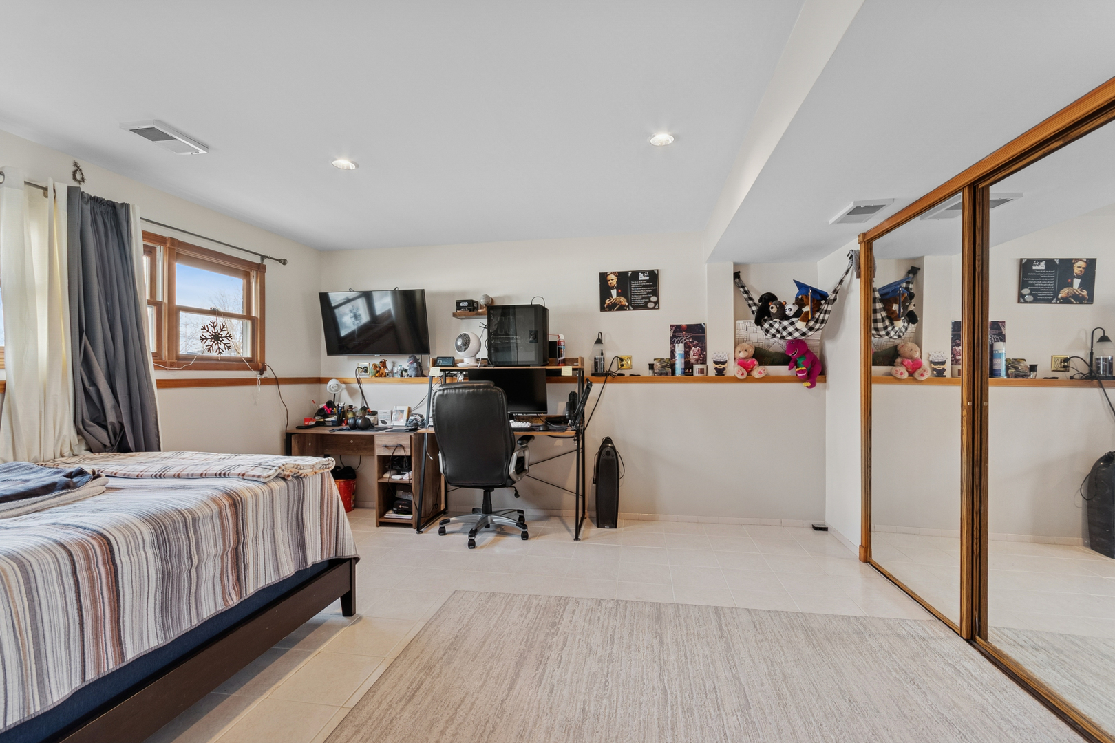 341 Woodlyn Drive, Aurora, IL 60505