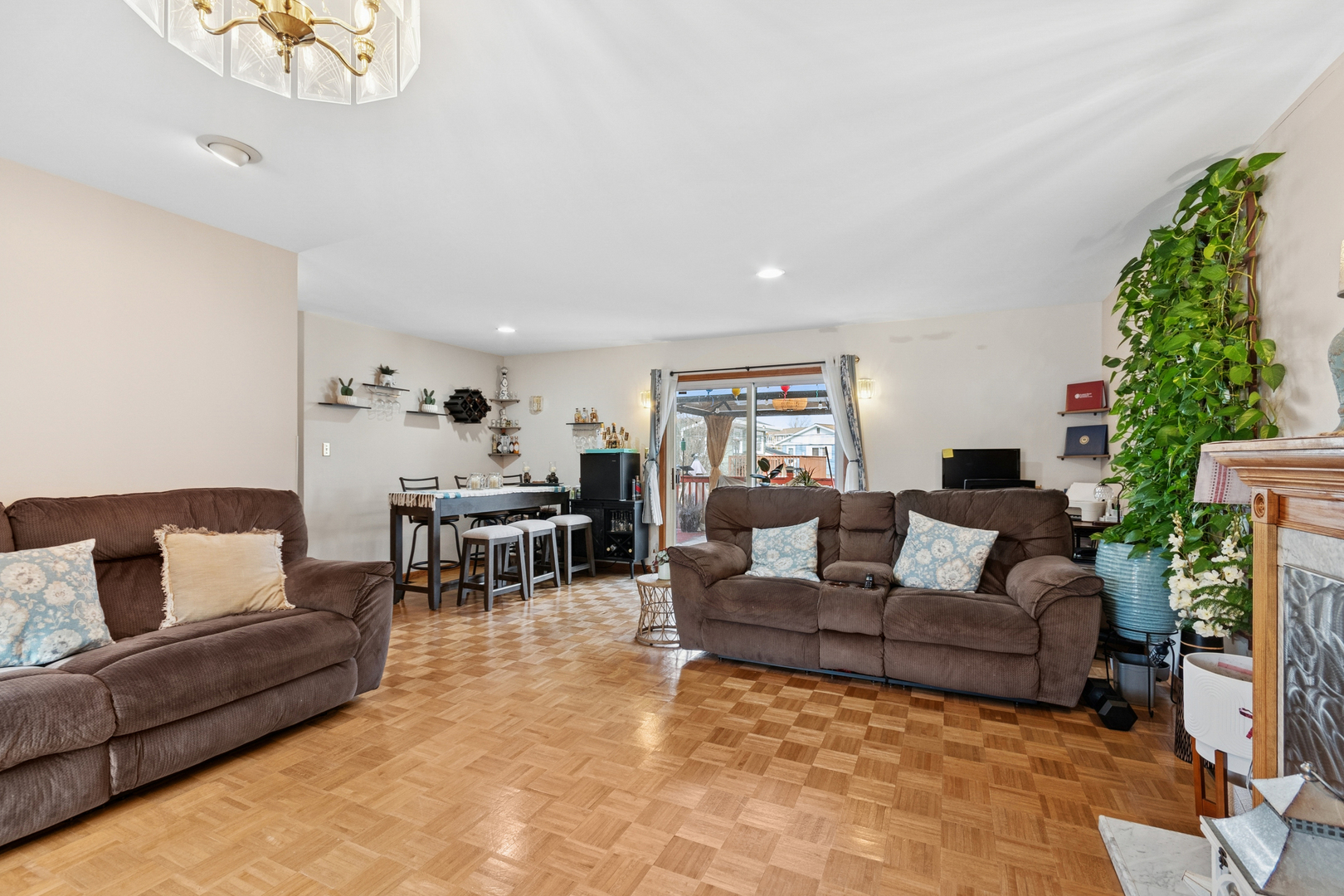 341 Woodlyn Drive, Aurora, IL 60505