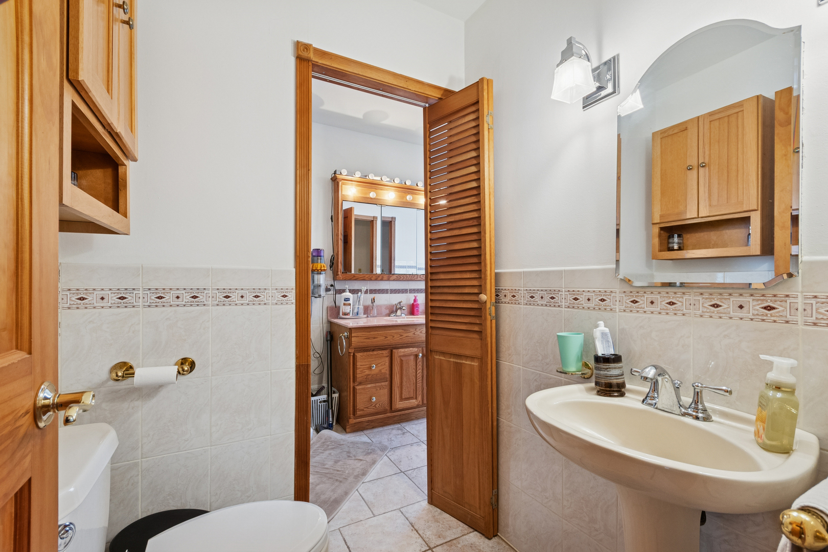 341 Woodlyn Drive, Aurora, IL 60505