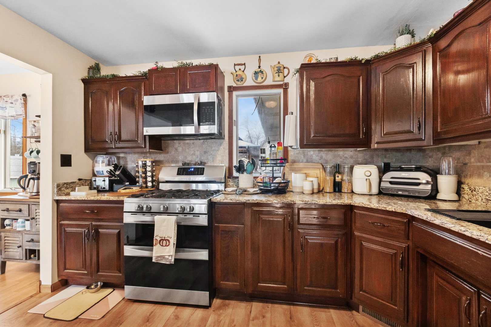 341 Woodlyn Drive, Aurora, IL 60505