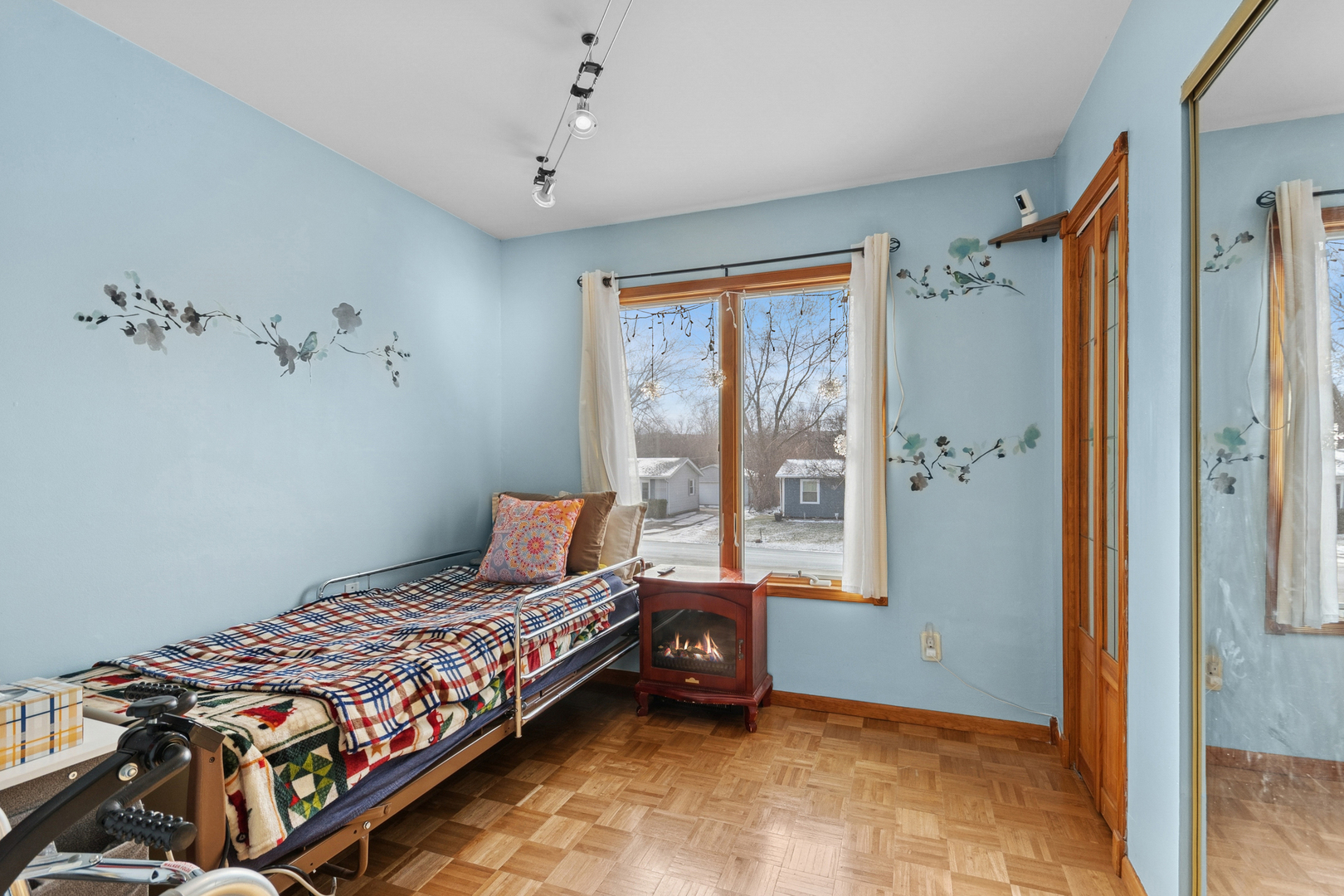 341 Woodlyn Drive, Aurora, IL 60505