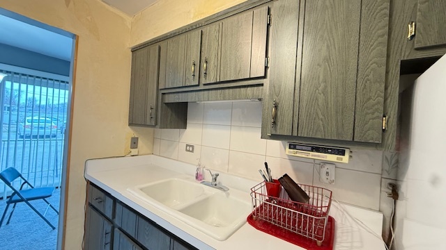 4420 W 111th Street #104, Oak Lawn, IL 60453