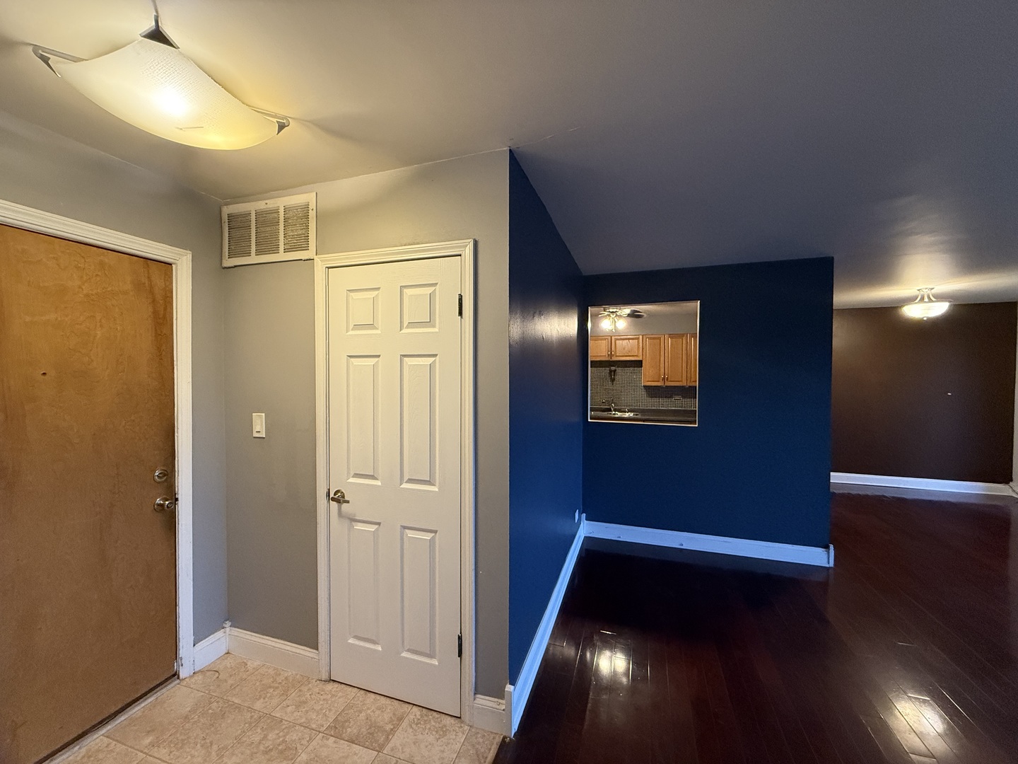 7 E CARRIAGEWAY Drive #311, Hazel Crest, IL 60429