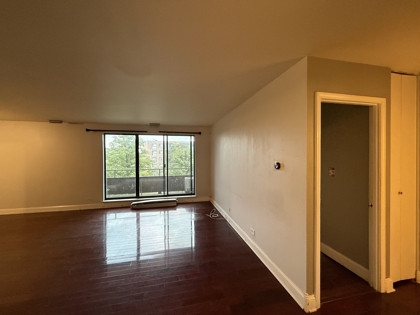 7 E CARRIAGEWAY Drive #311, Hazel Crest, IL 60429