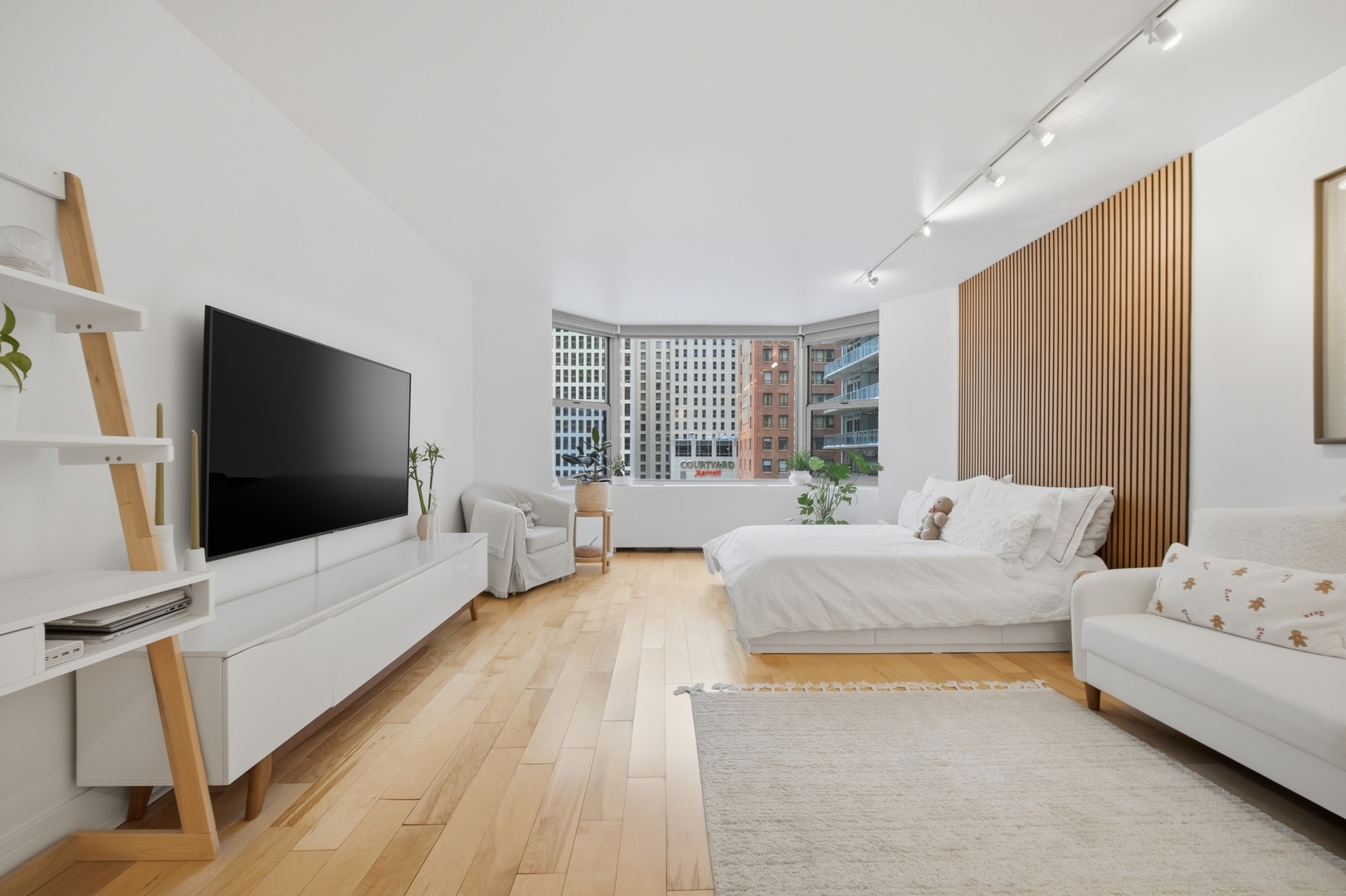 535 N MICHIGAN Avenue #1210, Chicago, IL 60611