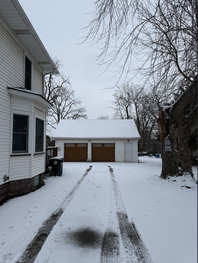 6s151 Old Eola Road, Eola, IL 60519