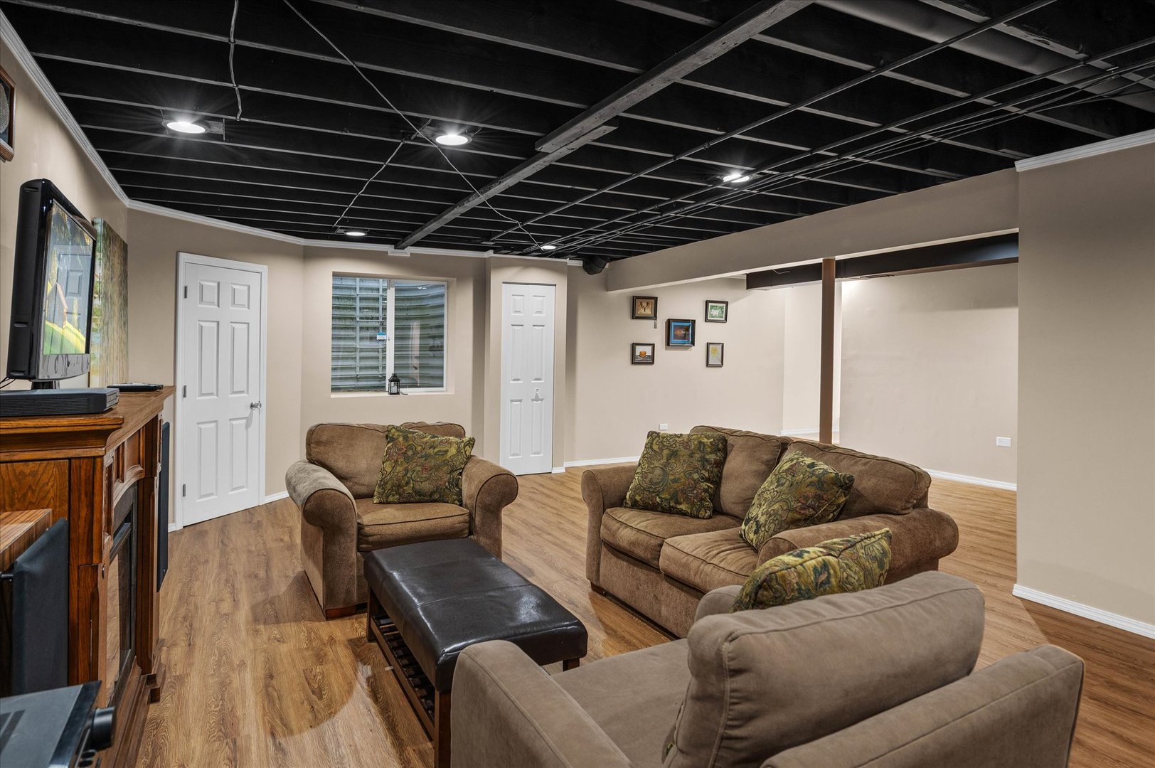 1037 N Carly Circle, Yorkville, IL 60560