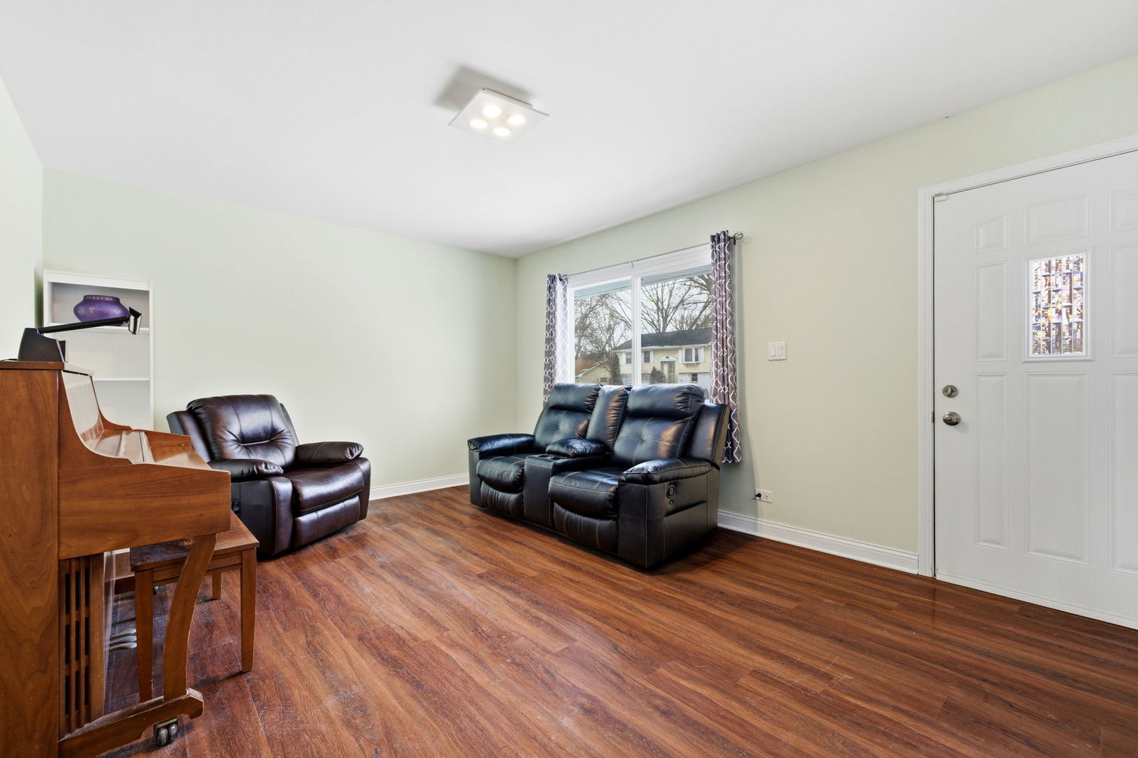 733 Oriole Drive, Streamwood, IL 60107