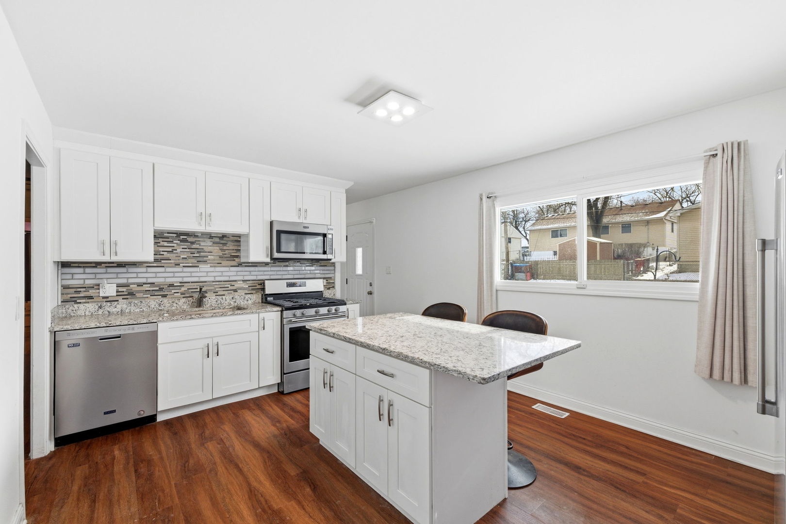 733 Oriole Drive, Streamwood, IL 60107