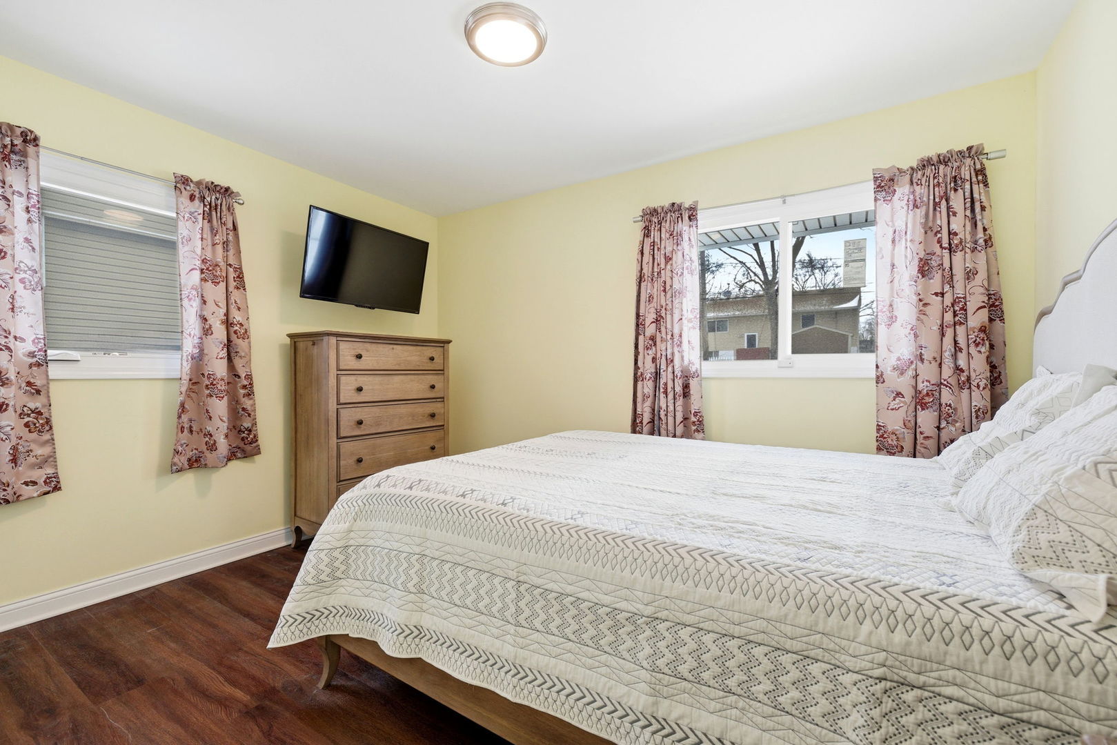 733 Oriole Drive, Streamwood, IL 60107