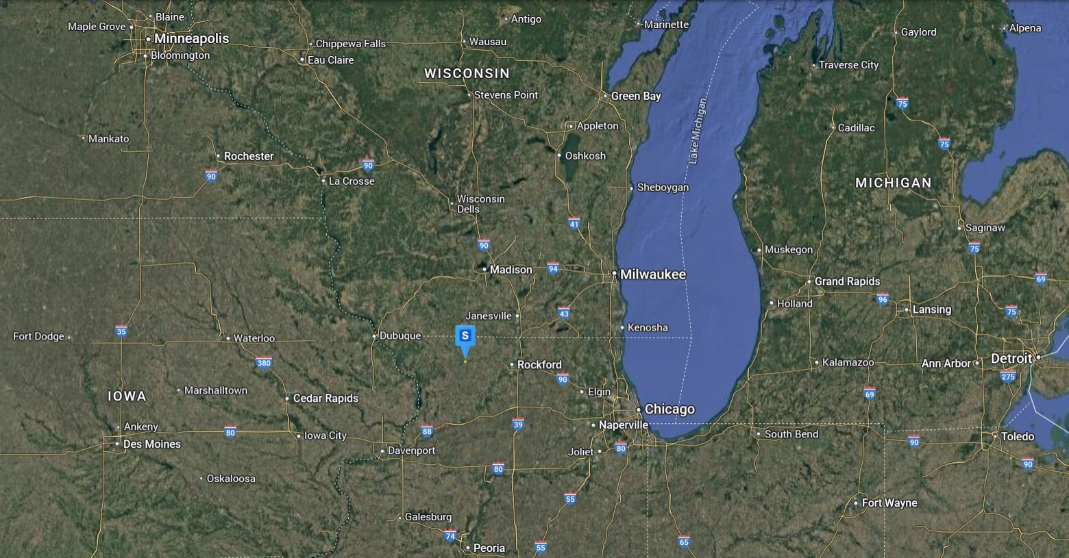 411 S Adams Avenue, Freeport, IL 61032