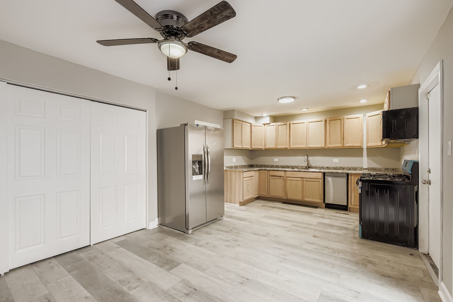 8001 S Essex Avenue, Chicago, IL 60617