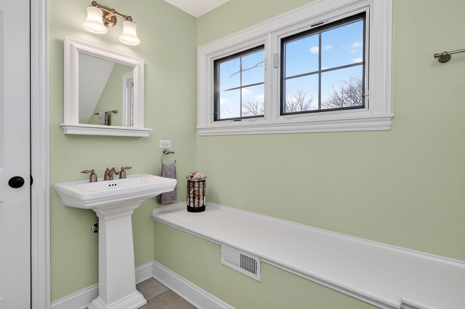 215 7th Street, Downers Grove, IL 60515