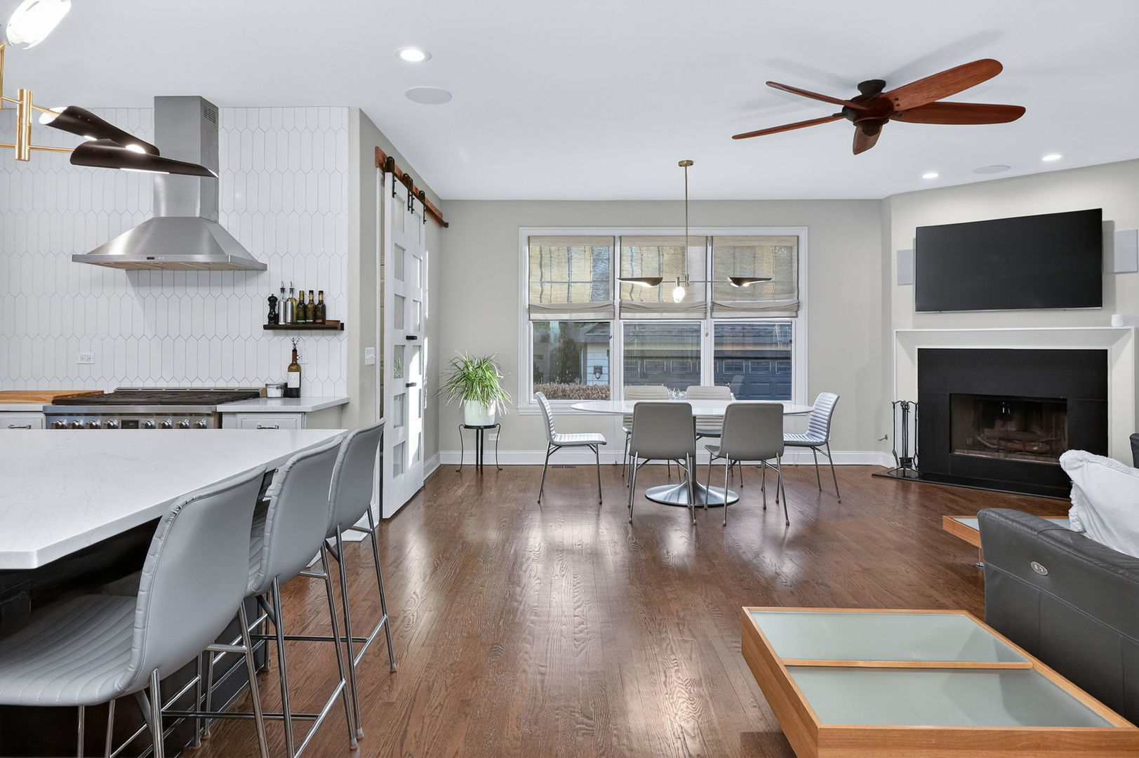 215 7th Street, Downers Grove, IL 60515