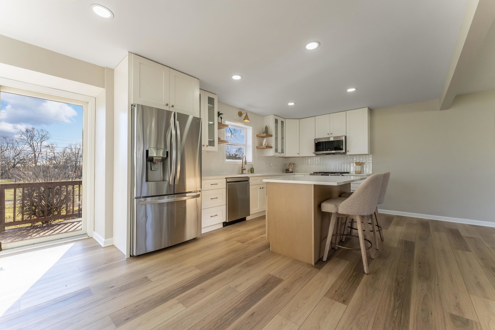 27W073 Jewell Road, Winfield, IL 60190