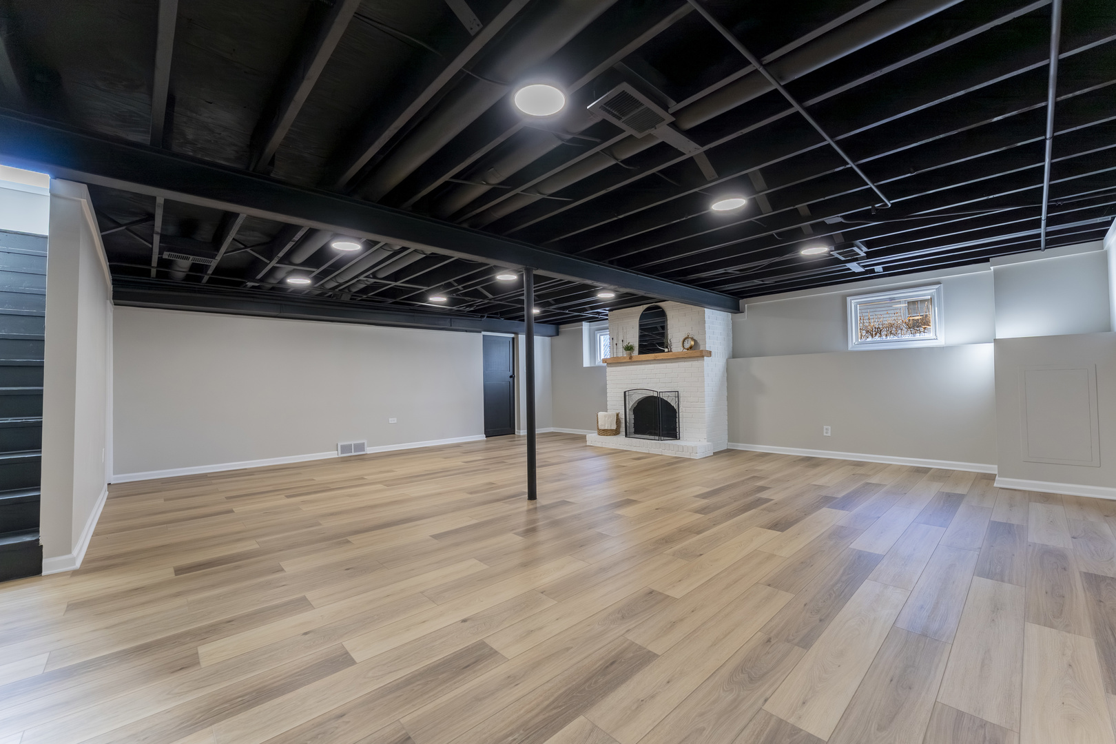 27W073 Jewell Road, Winfield, IL 60190