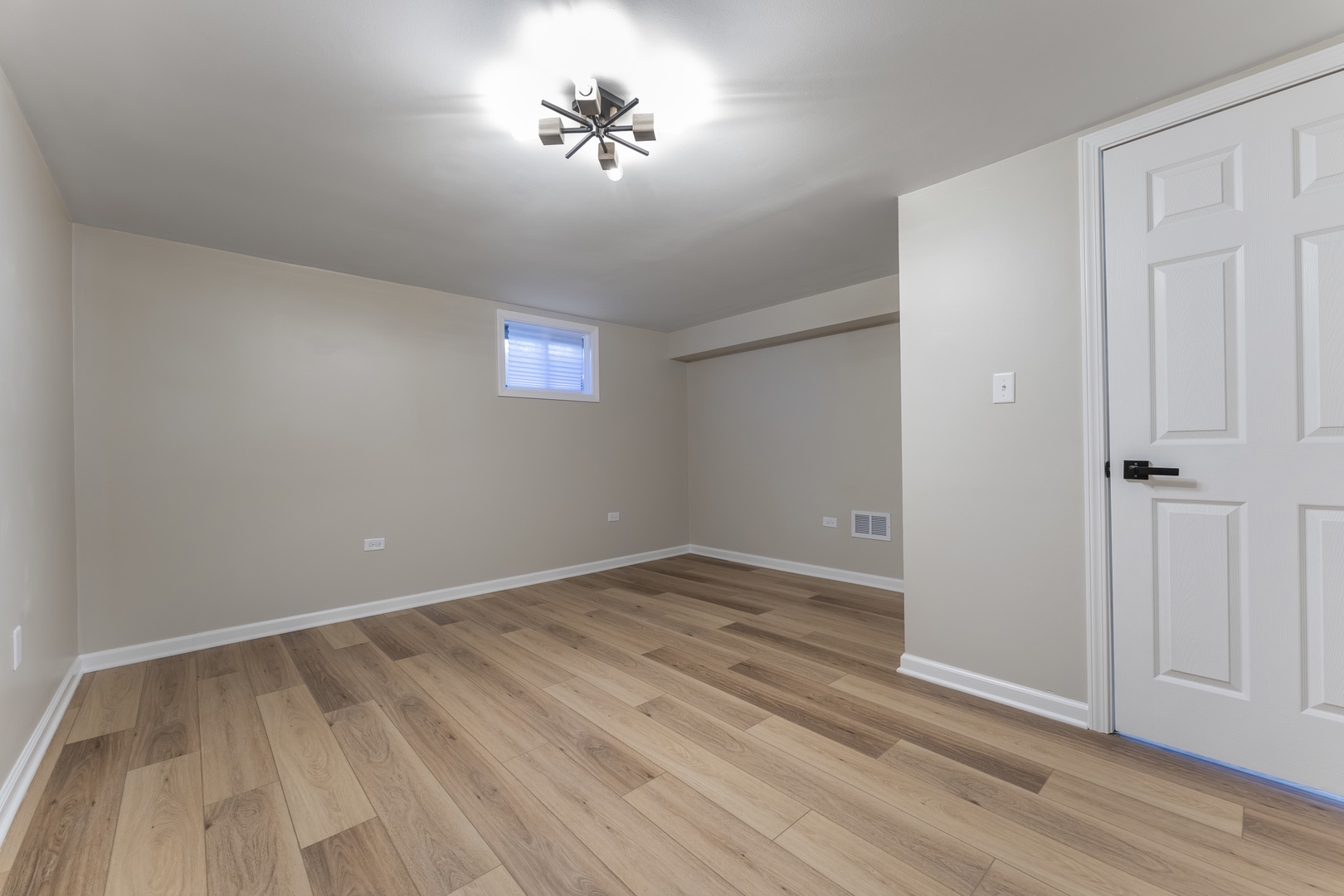 27W073 Jewell Road, Winfield, IL 60190