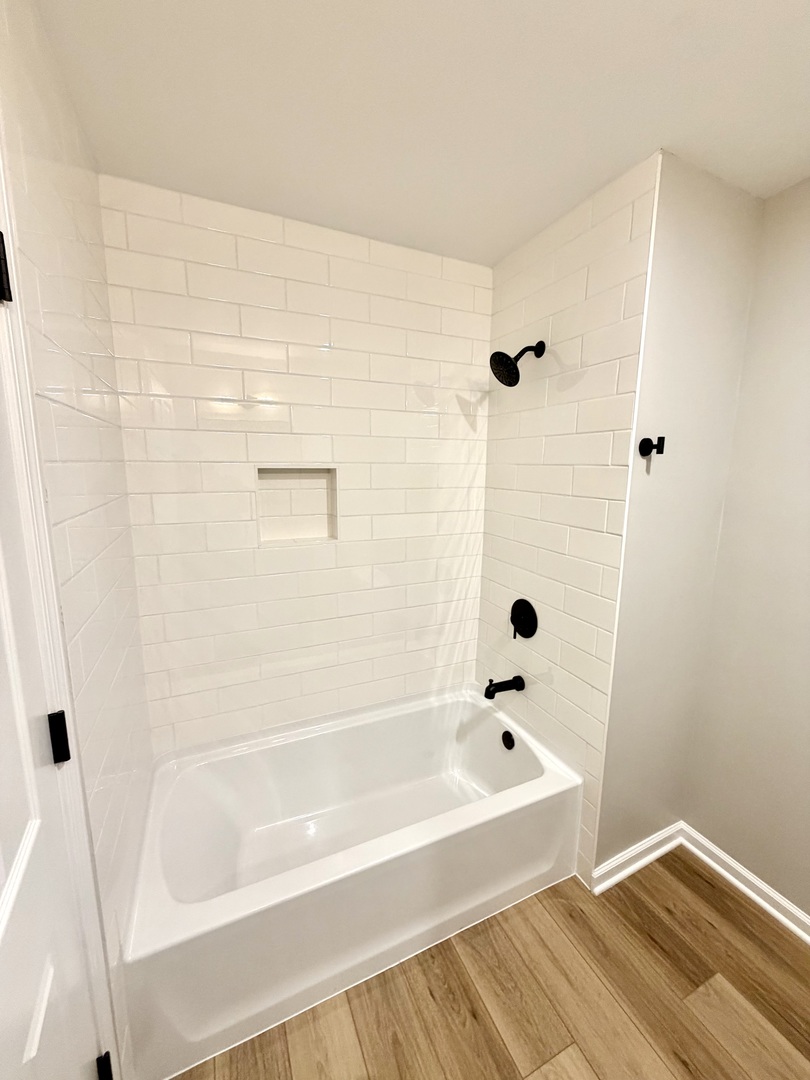 27W073 Jewell Road, Winfield, IL 60190