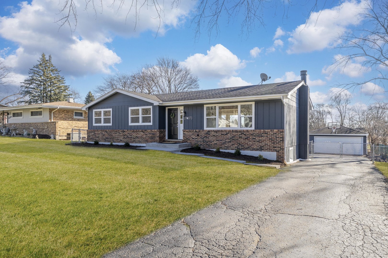 27W073 Jewell Road, Winfield, IL 60190