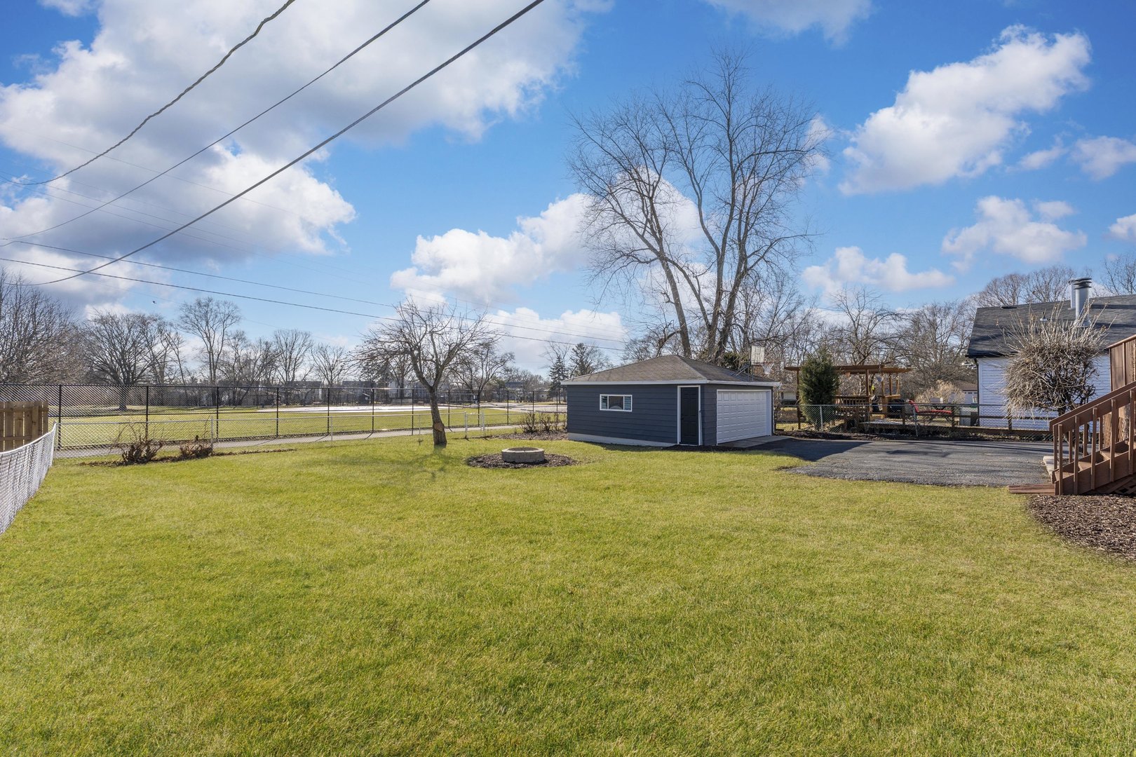 27W073 Jewell Road, Winfield, IL 60190