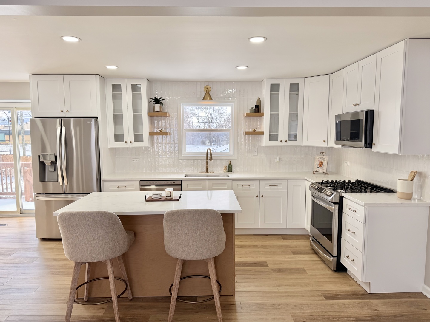 27W073 Jewell Road, Winfield, IL 60190