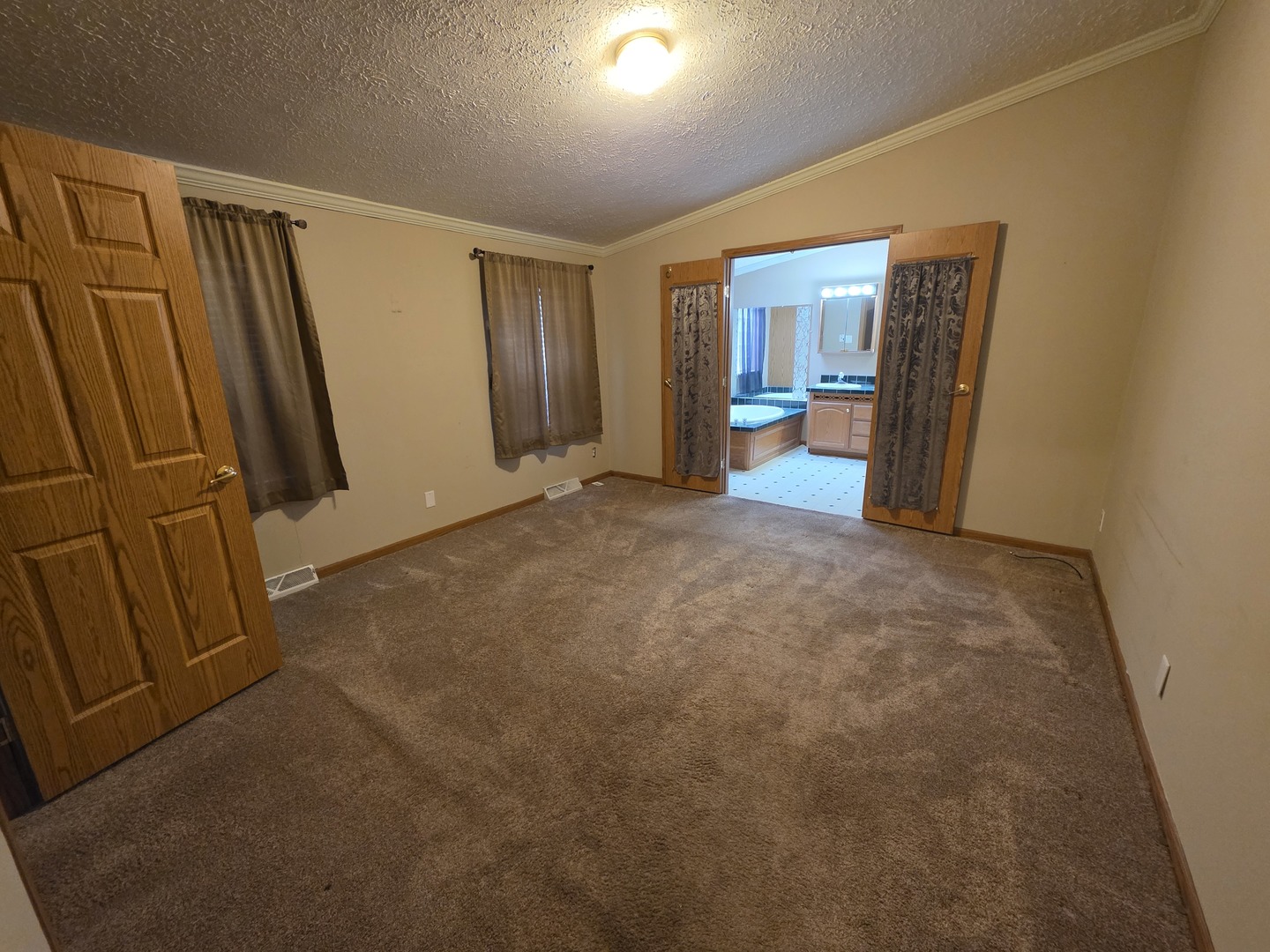 106 Champion Drive, Chenoa, IL 61726