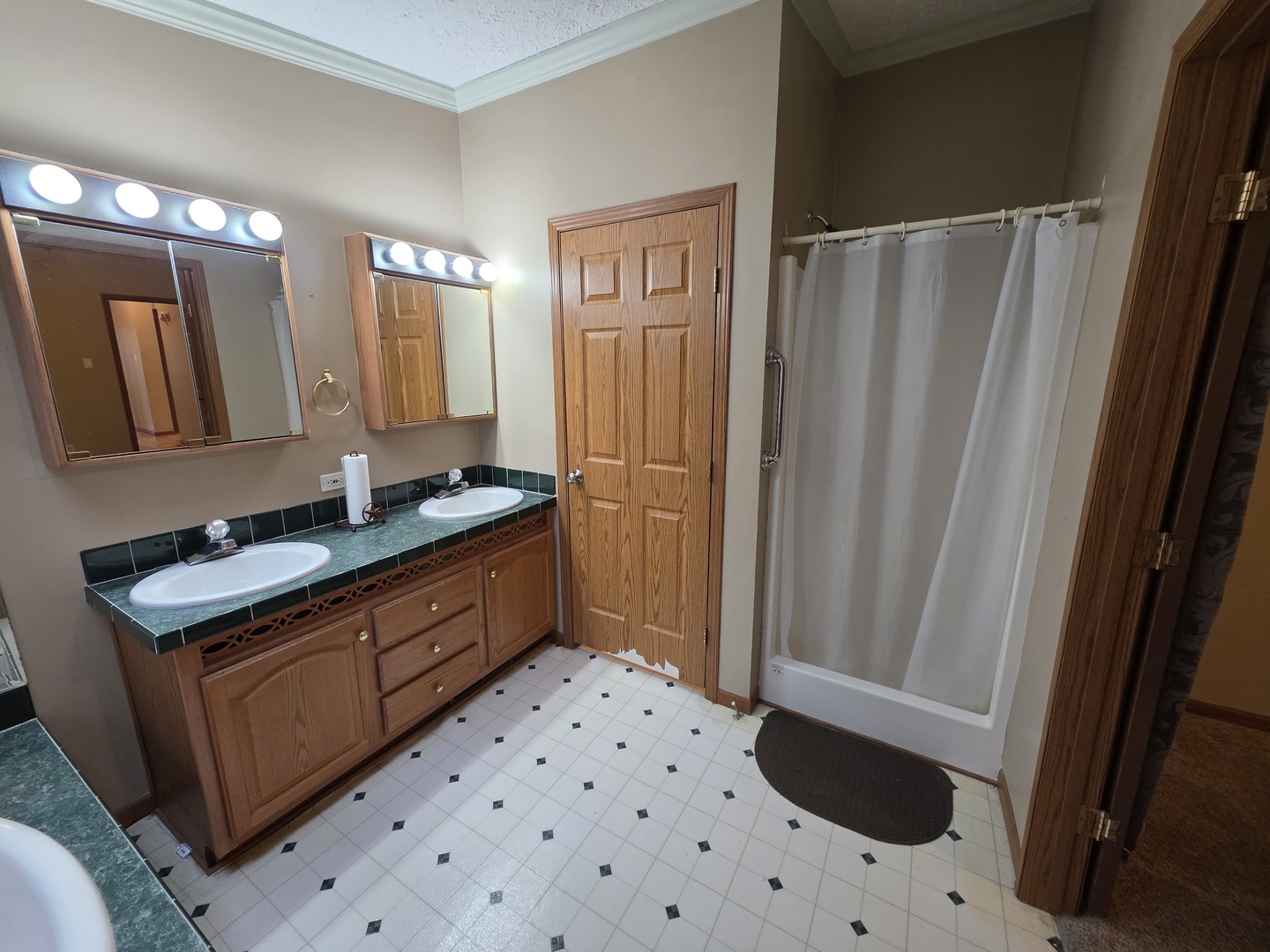 106 Champion Drive, Chenoa, IL 61726