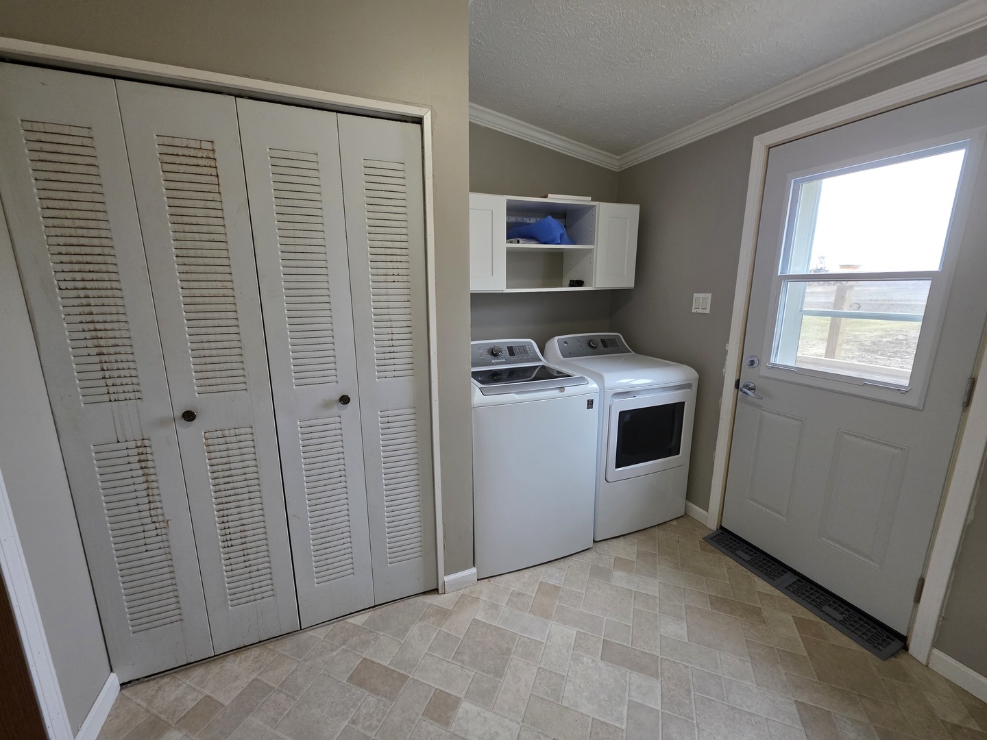 106 Champion Drive, Chenoa, IL 61726