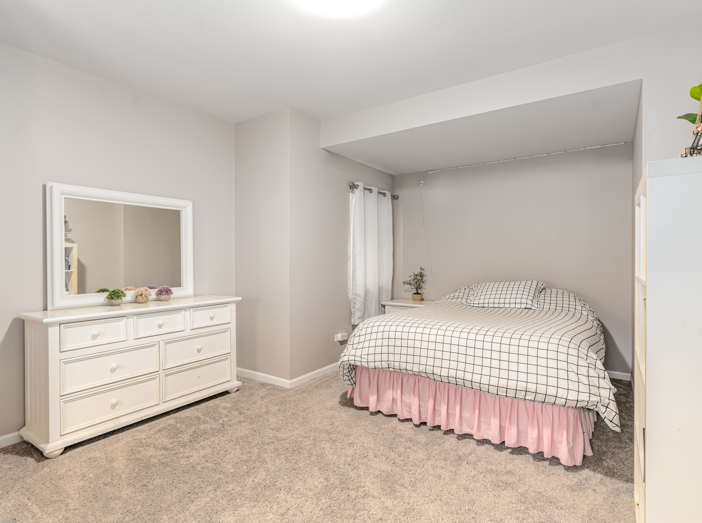 719 Eagle Brook Lane, Naperville, IL 60565