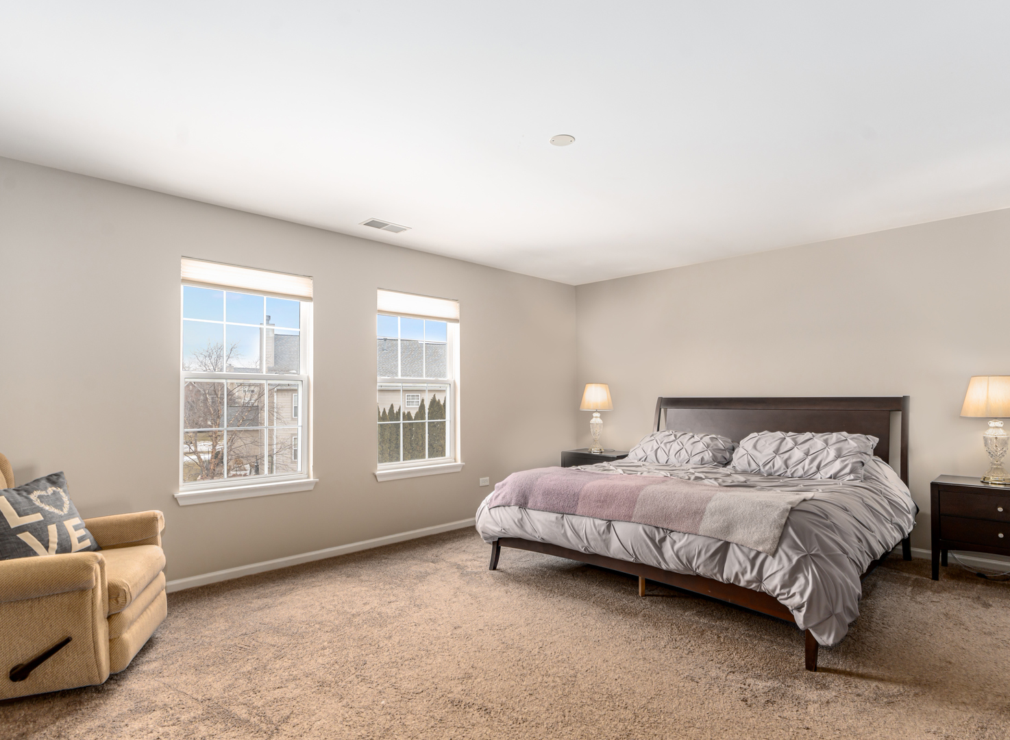 719 Eagle Brook Lane, Naperville, IL 60565