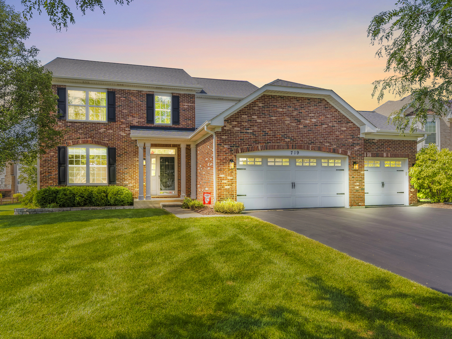 719 Eagle Brook Lane, Naperville, IL 60565