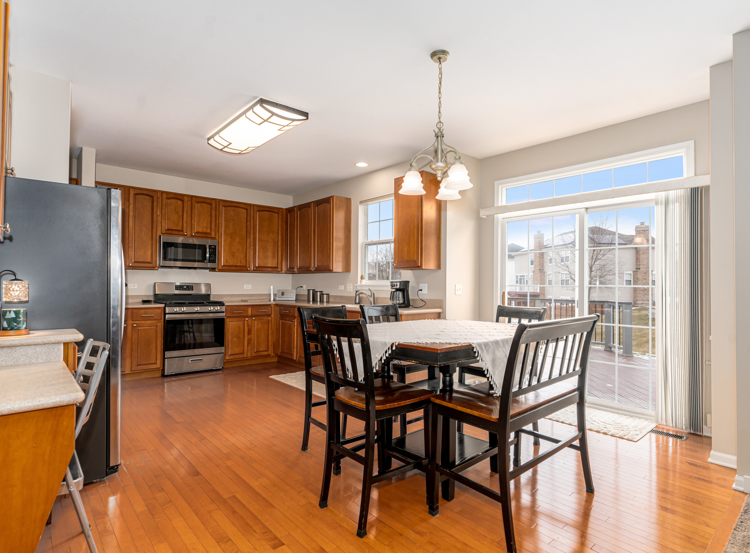 719 Eagle Brook Lane, Naperville, IL 60565