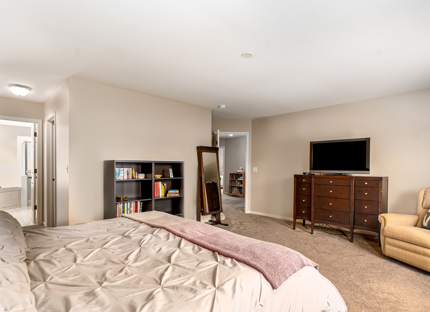 719 Eagle Brook Lane, Naperville, IL 60565