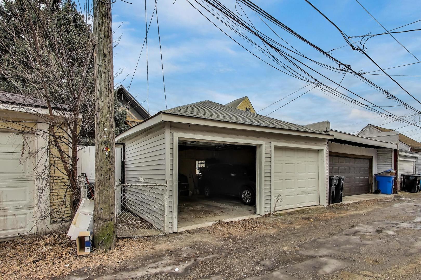 3634 W Dickens Avenue, Chicago, IL 60647