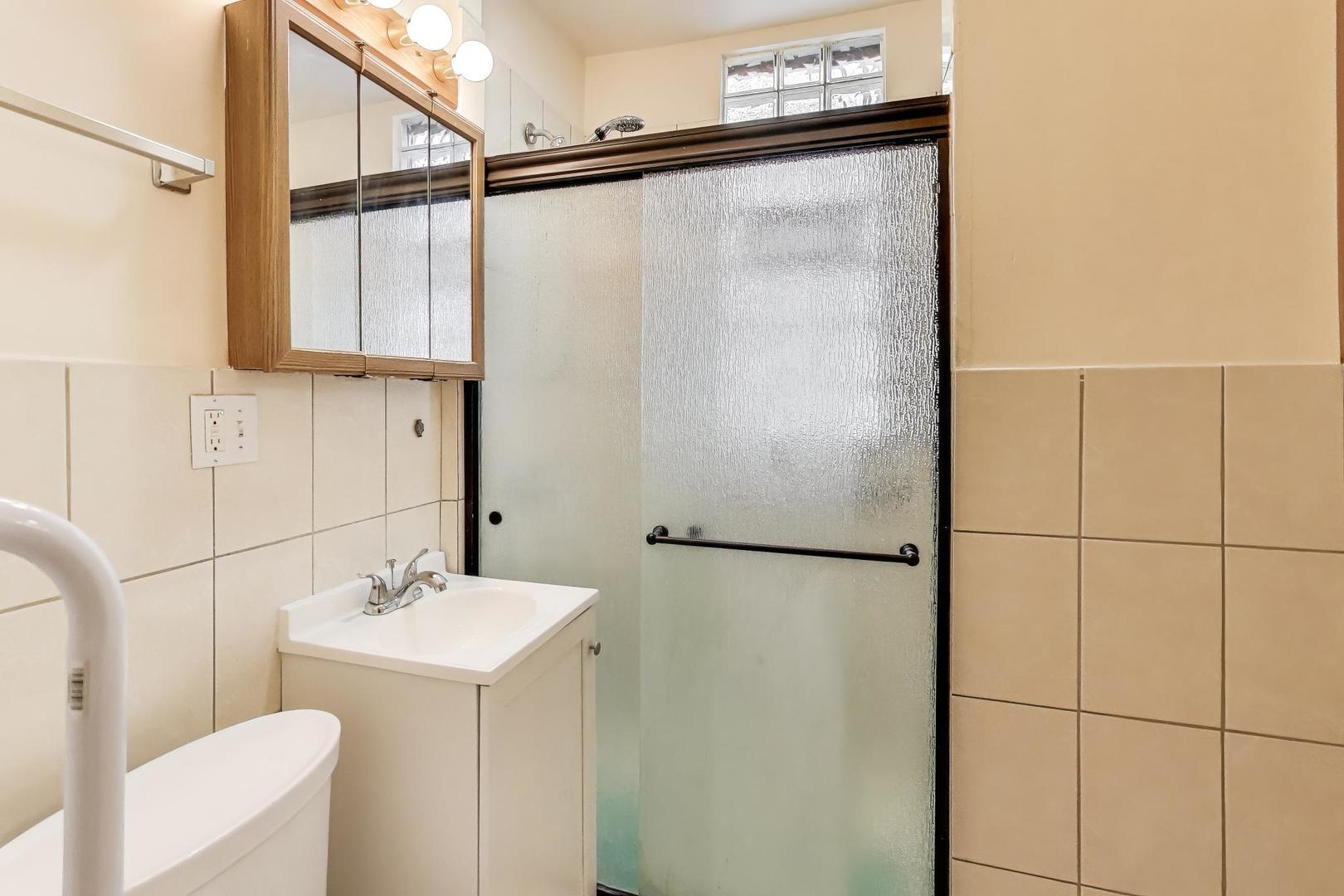 3634 W Dickens Avenue, Chicago, IL 60647