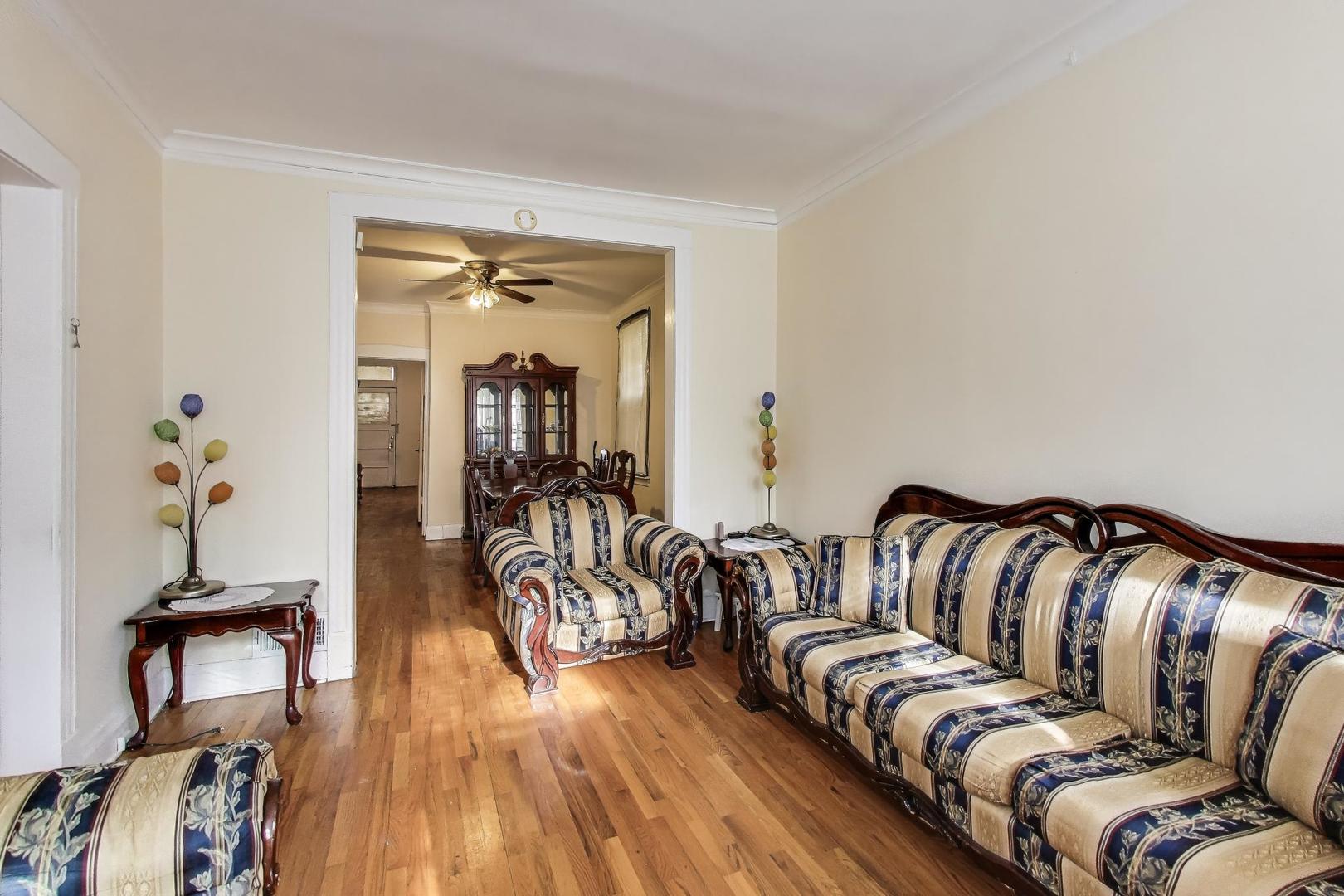 3634 W Dickens Avenue, Chicago, IL 60647