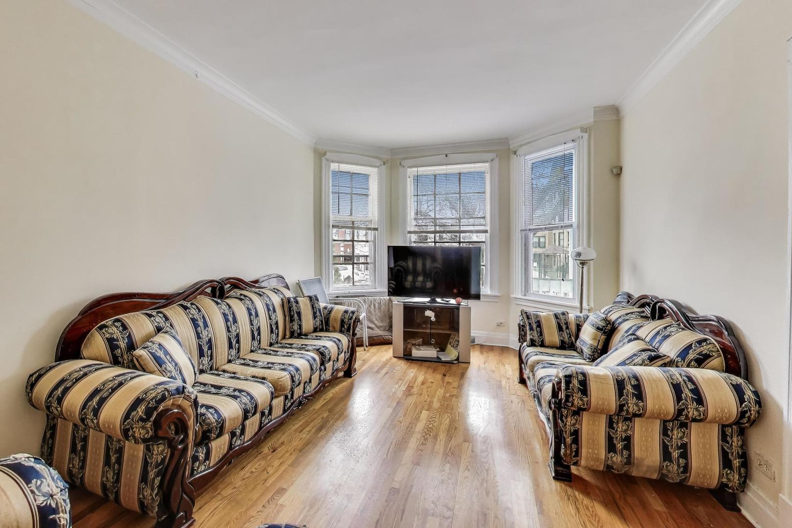 3634 W Dickens Avenue, Chicago, IL 60647