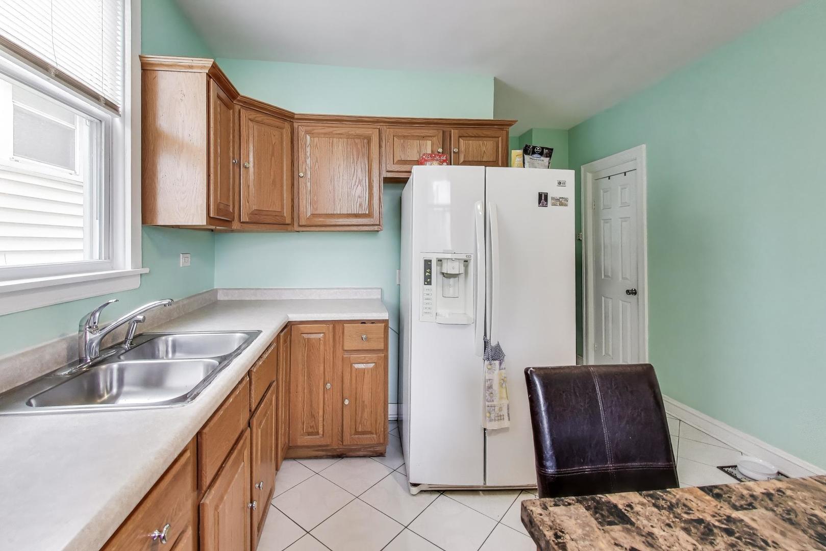 3634 W Dickens Avenue, Chicago, IL 60647