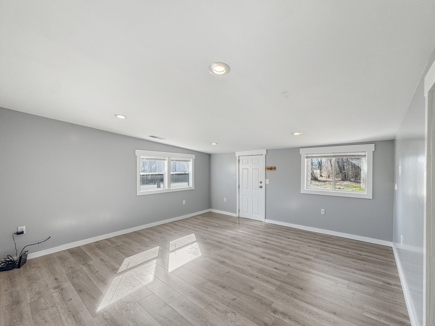 200 E Grove Street, Utica, IL 61373