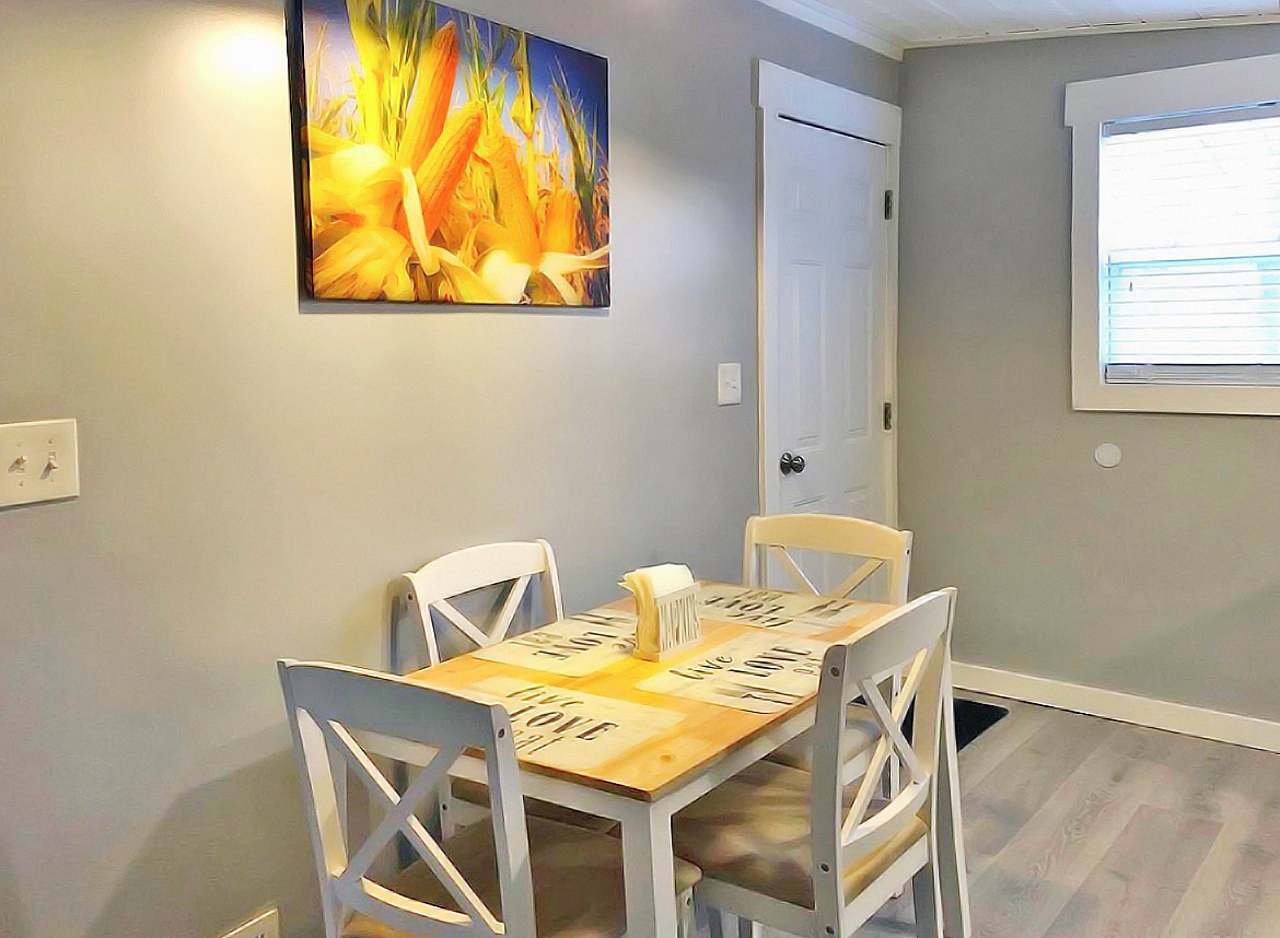 200 E Grove Street, Utica, IL 61373